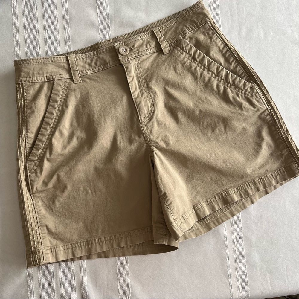 Eddie Bauer Aspire Women's Shorts, Size 6